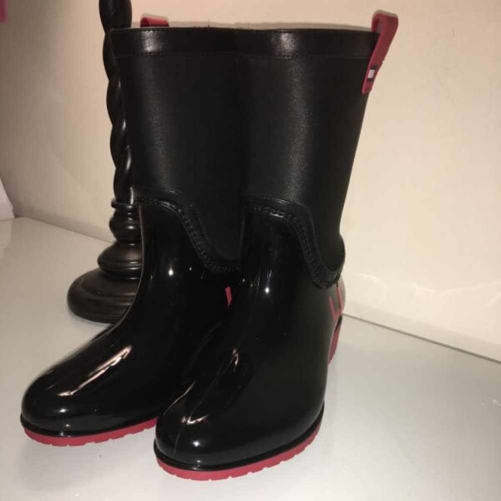 TOMMY HILFIGER Dual-color NWOT